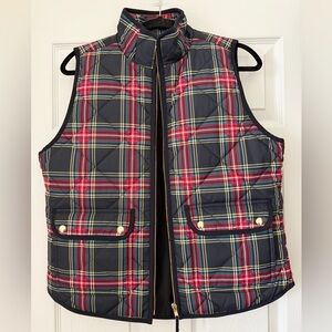 J Crew medium Classic Stewart Tartan Plaid Puffer Vest With Snap Pockets zip up